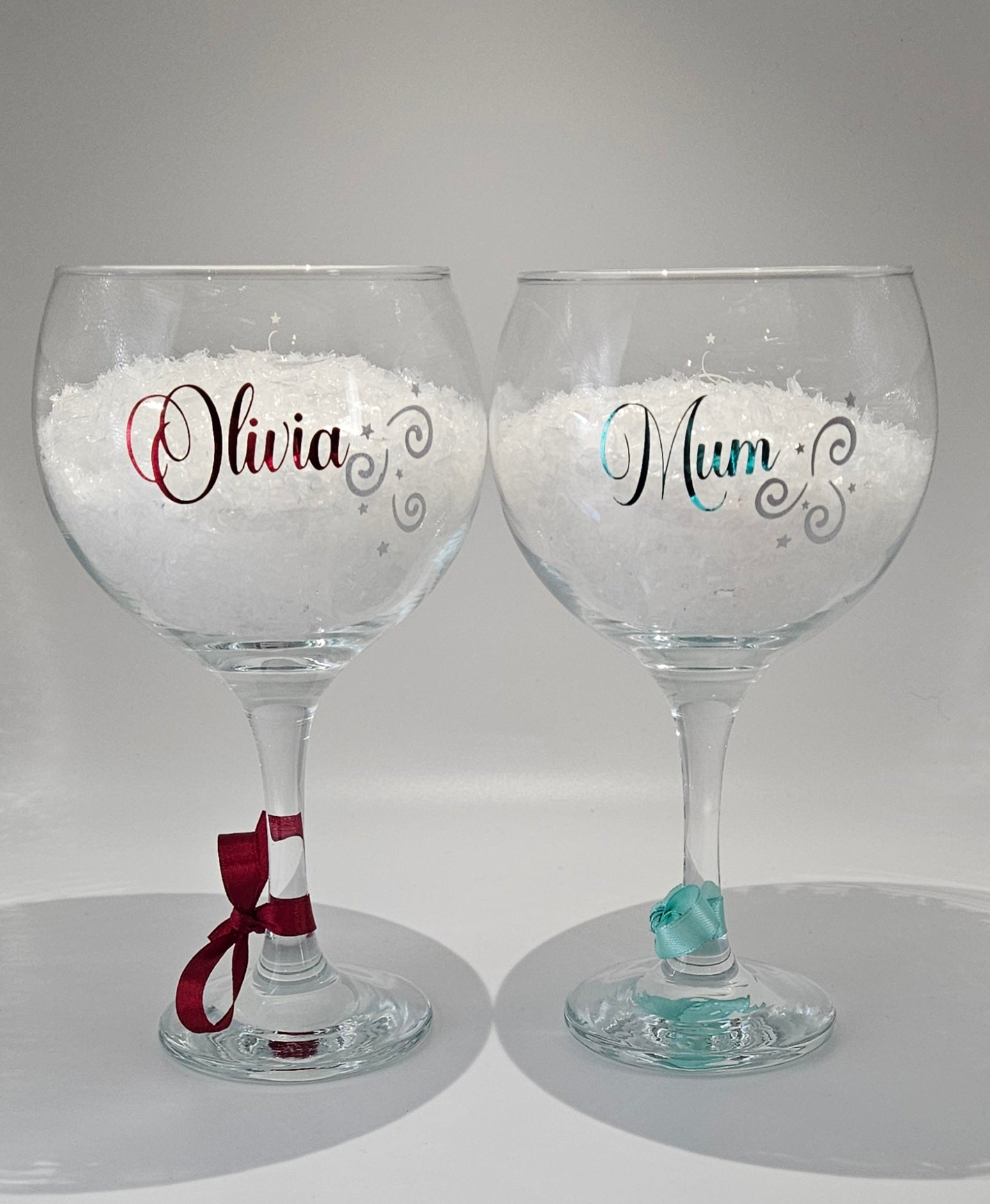 Make Your Christmas celebrations sparkle with our exclusive, expertly designed Personalised Xmas Gin/Cocktail Glasses.